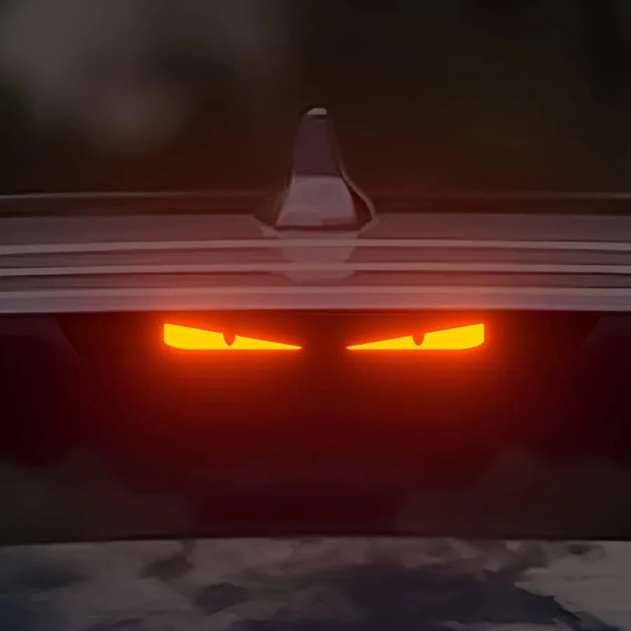 Monster Eyes Car Tail Light Sticker – Devil Eye Rear Brake Light Decal, Carbon Fiber Style Automotive Decoration