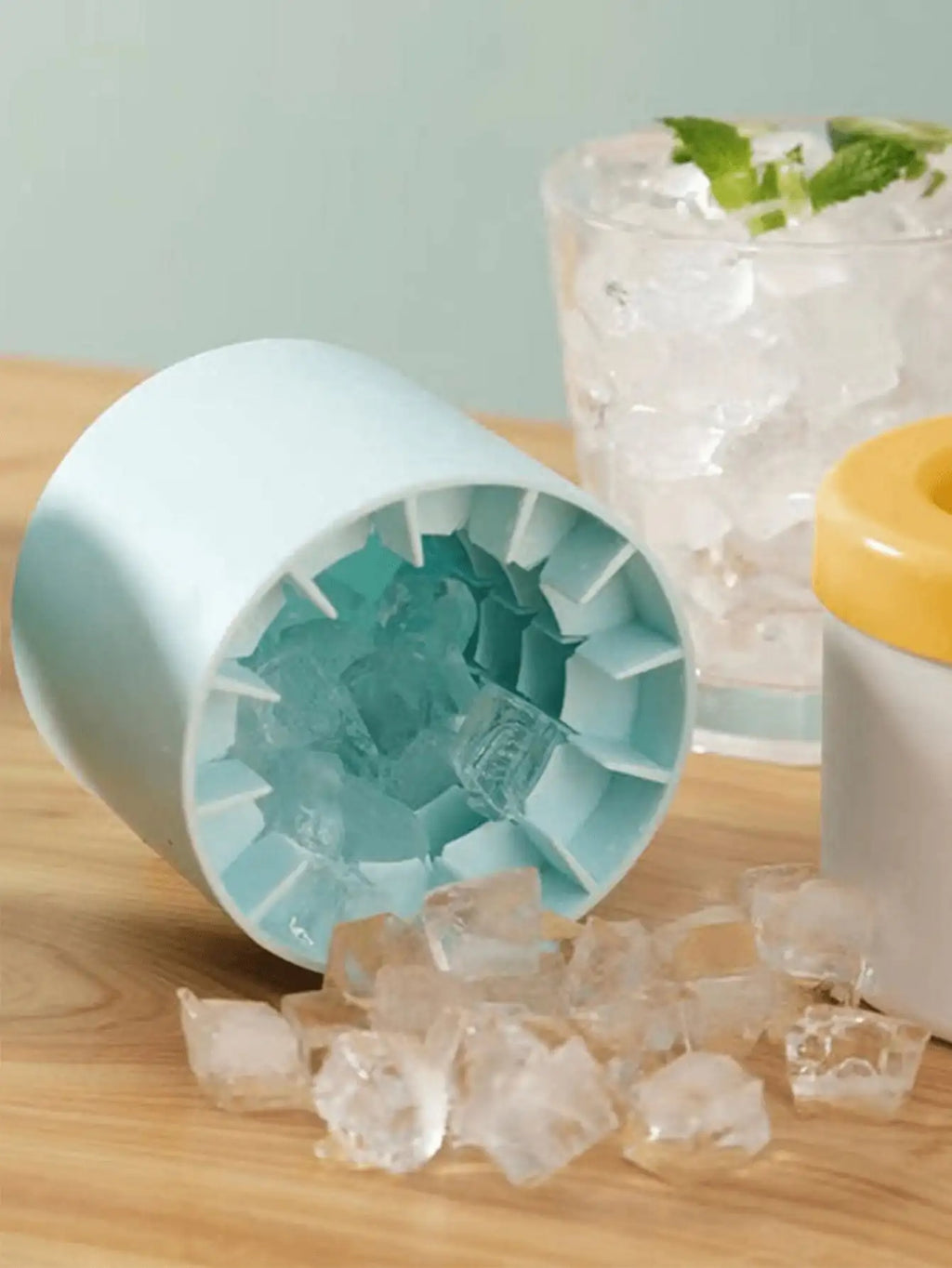 Silicone Ice Cube Tray with Lid – Easy Release Ice Maker Mold for Home & Kitchen