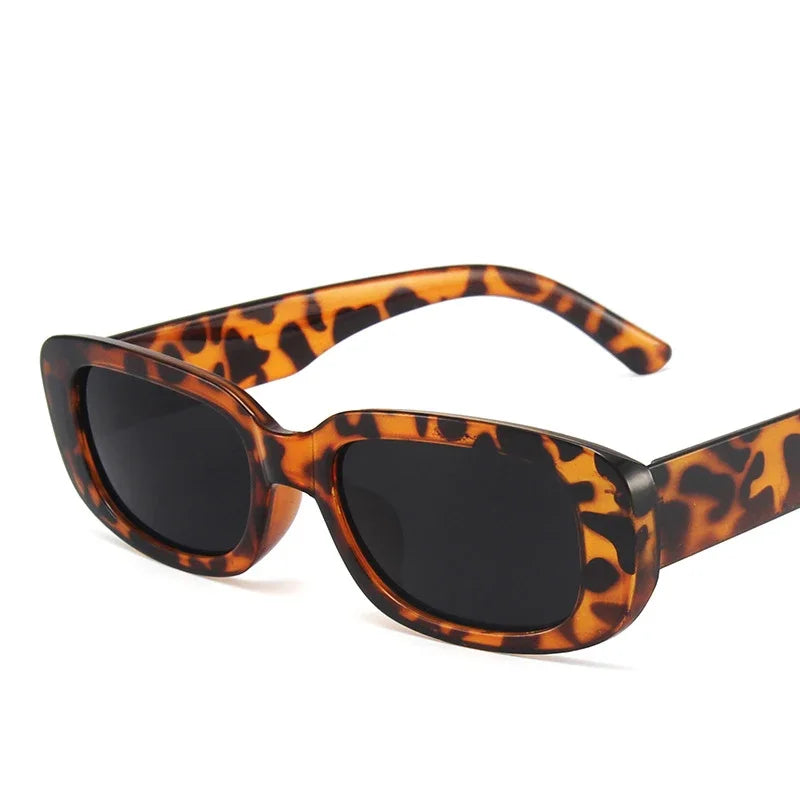 Retro Rectangle UV400 Sunglasses – Vintage Fashion Eyewear for Women & Men