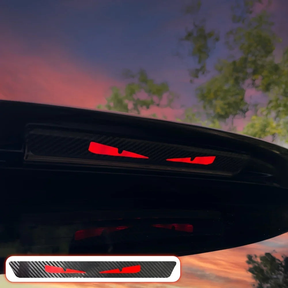Monster Eyes Car Tail Light Sticker – Devil Eye Rear Brake Light Decal, Carbon Fiber Style Automotive Decoration